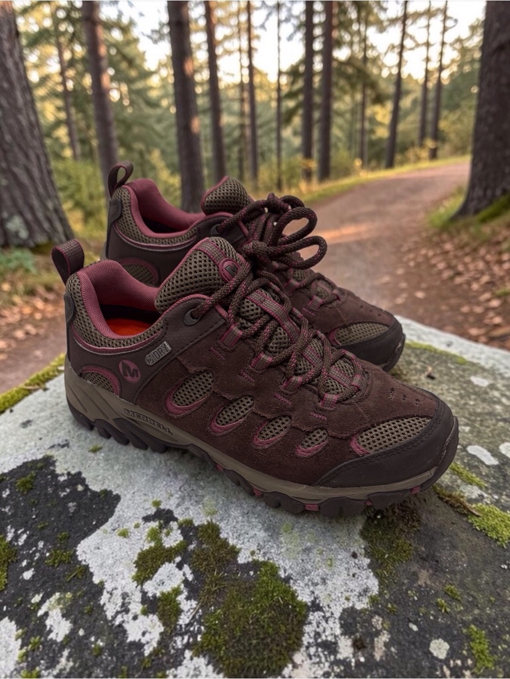 Sold! Merrell Ridgepass Women’s Waterproof Hiking Shoes Espresso Brown Pink